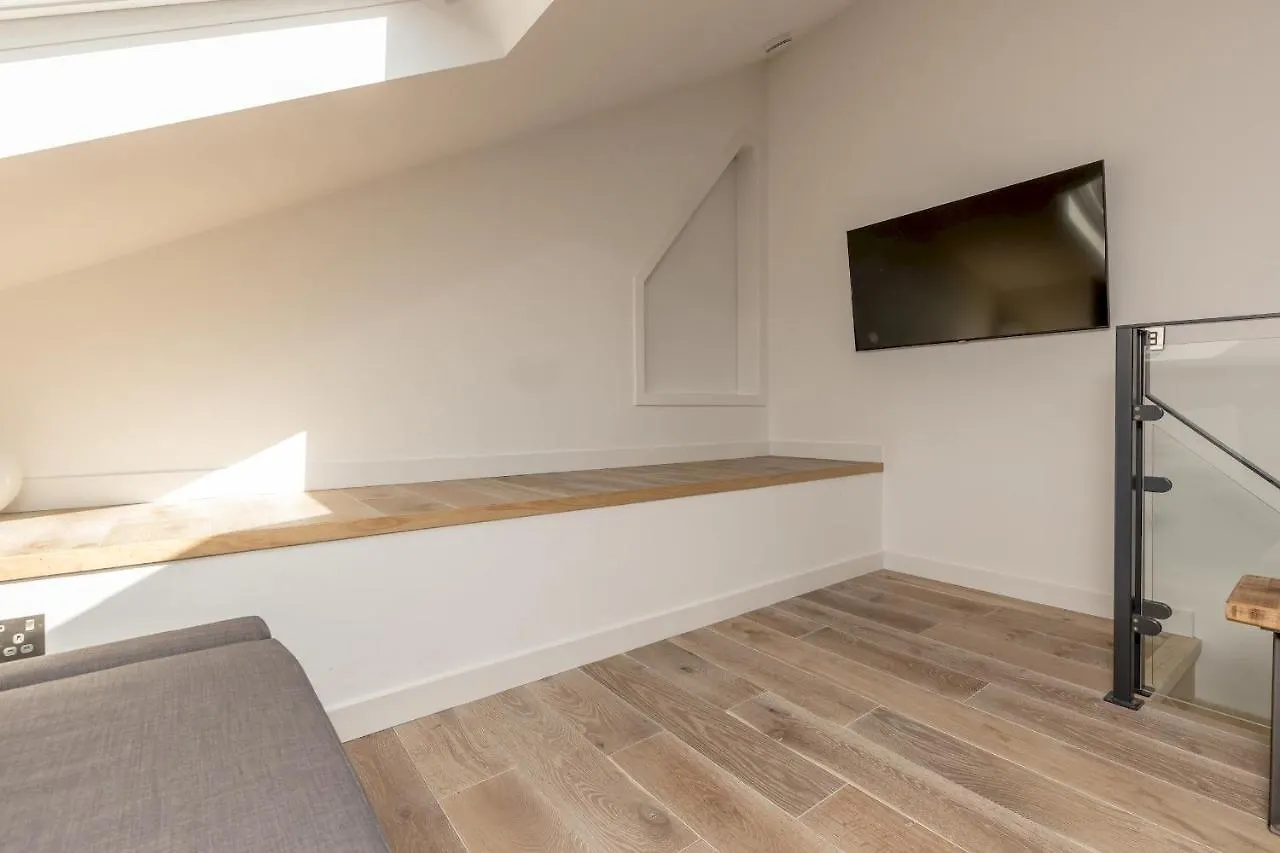 Διαμέρισμα Pass The Keys Stunning 3 Bed Loft Style Apt With Free Parking Εδιμβούργο Ηνωμένο Βασίλειο