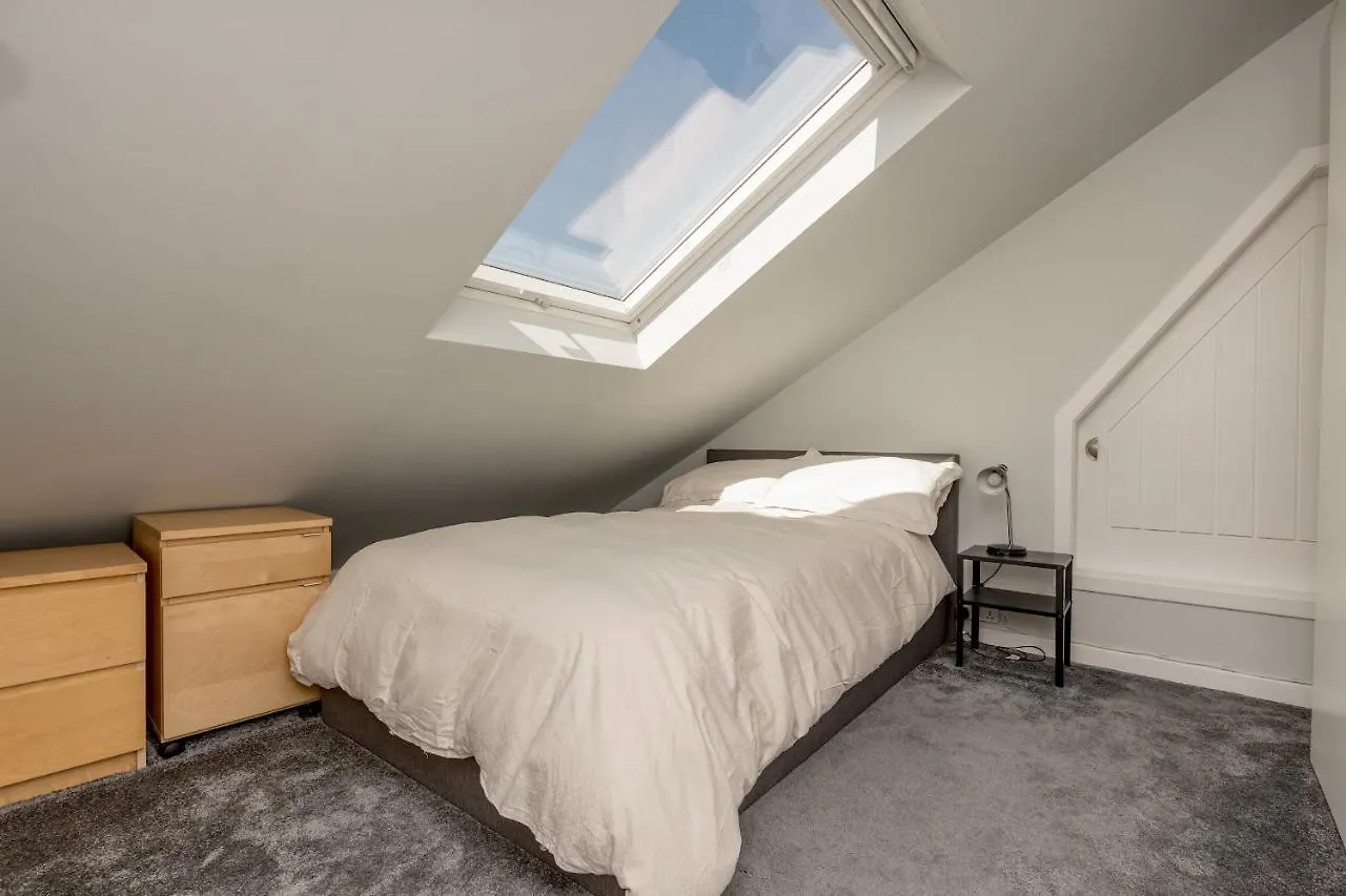 Pass The Keys Stunning 3 Bed Loft Style Apt With Free Parking Εδιμβούργο Διαμέρισμα