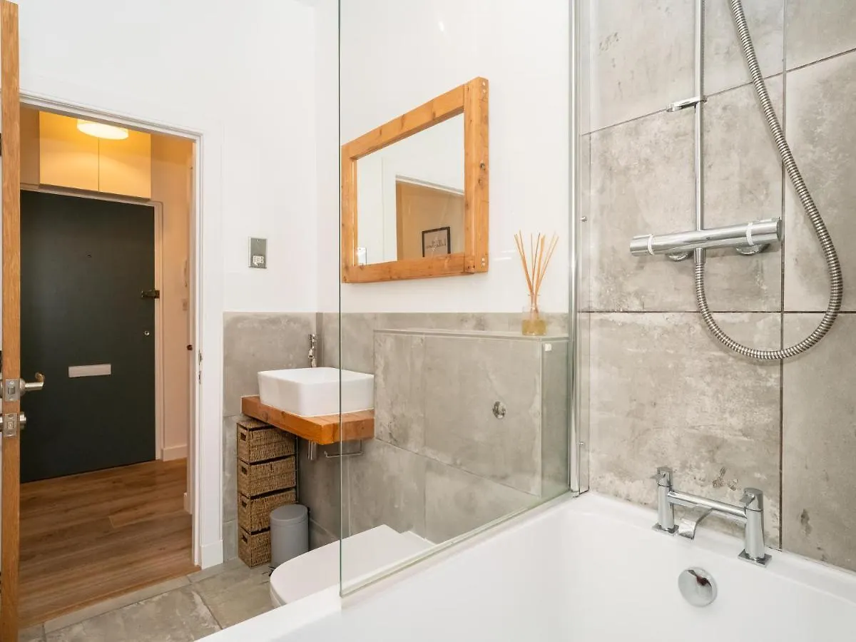 Διαμέρισμα Pass The Keys Stunning 3 Bed Loft Style Apt With Free Parking Εδιμβούργο