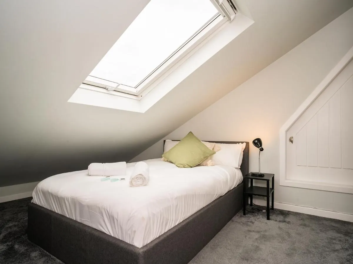Pass The Keys Stunning 3 Bed Loft Style Apt With Free Parking Εδιμβούργο Διαμέρισμα